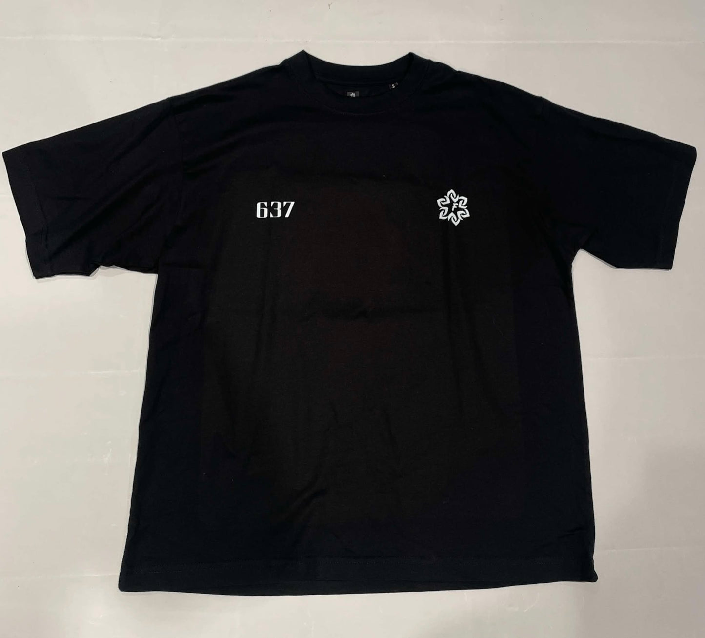 Fine line tee