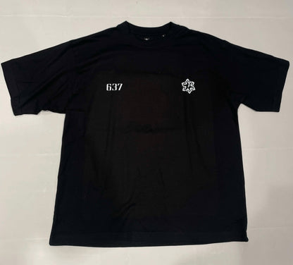 Fine line tee